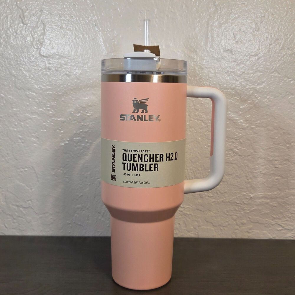Stanley Quencher H2.0 FlowState 40oz Tumbler Limited Edition Peach Colorblock